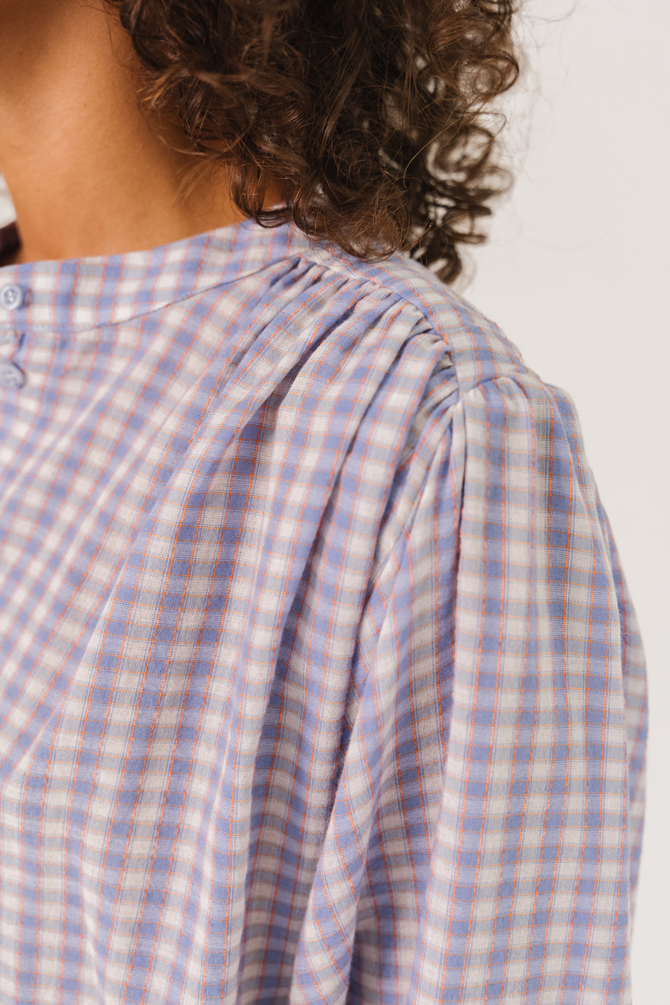 Gladis Blouse, Ulloa