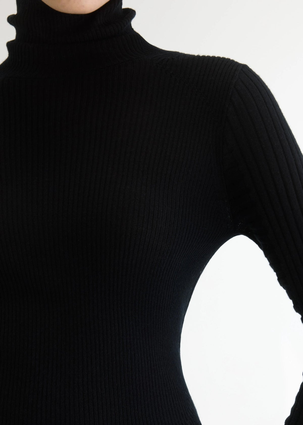 Awald Slim Sweater, Black ~ Bellerose