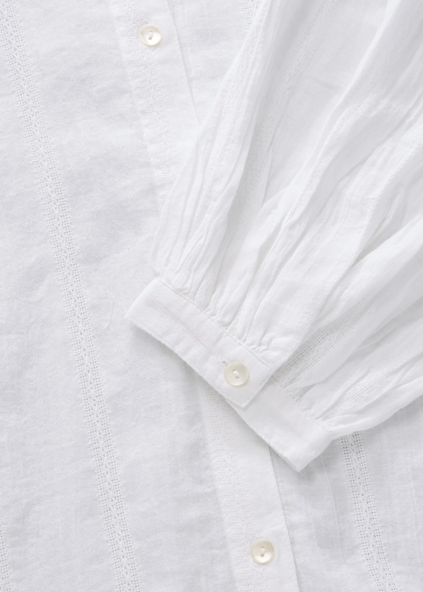 Vita Shirt, White - Skall