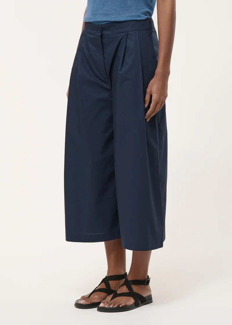 Dark blue 7/8-length cotton poplin trousers