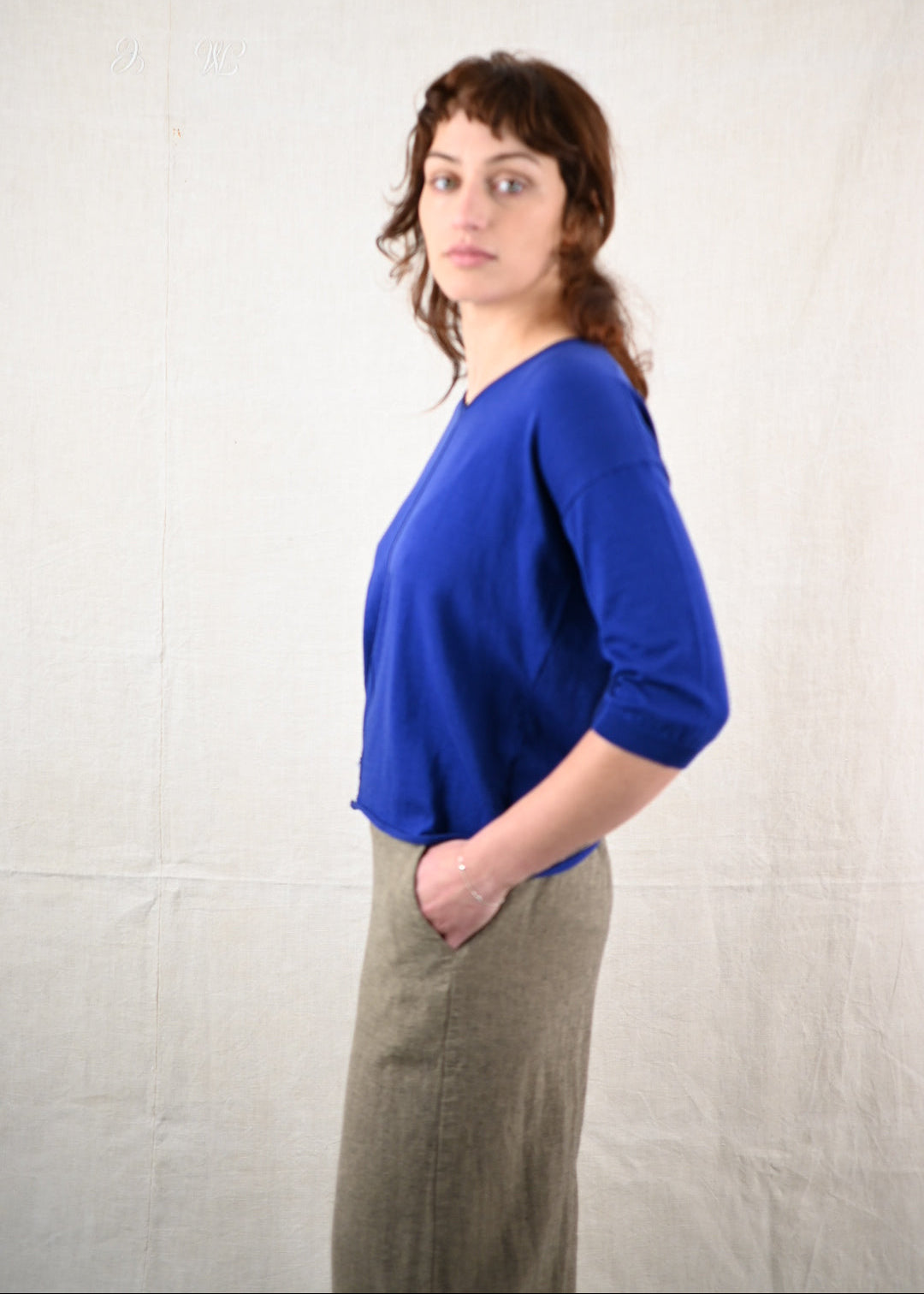 M J W ~ V Neck Pullover 642, Ink