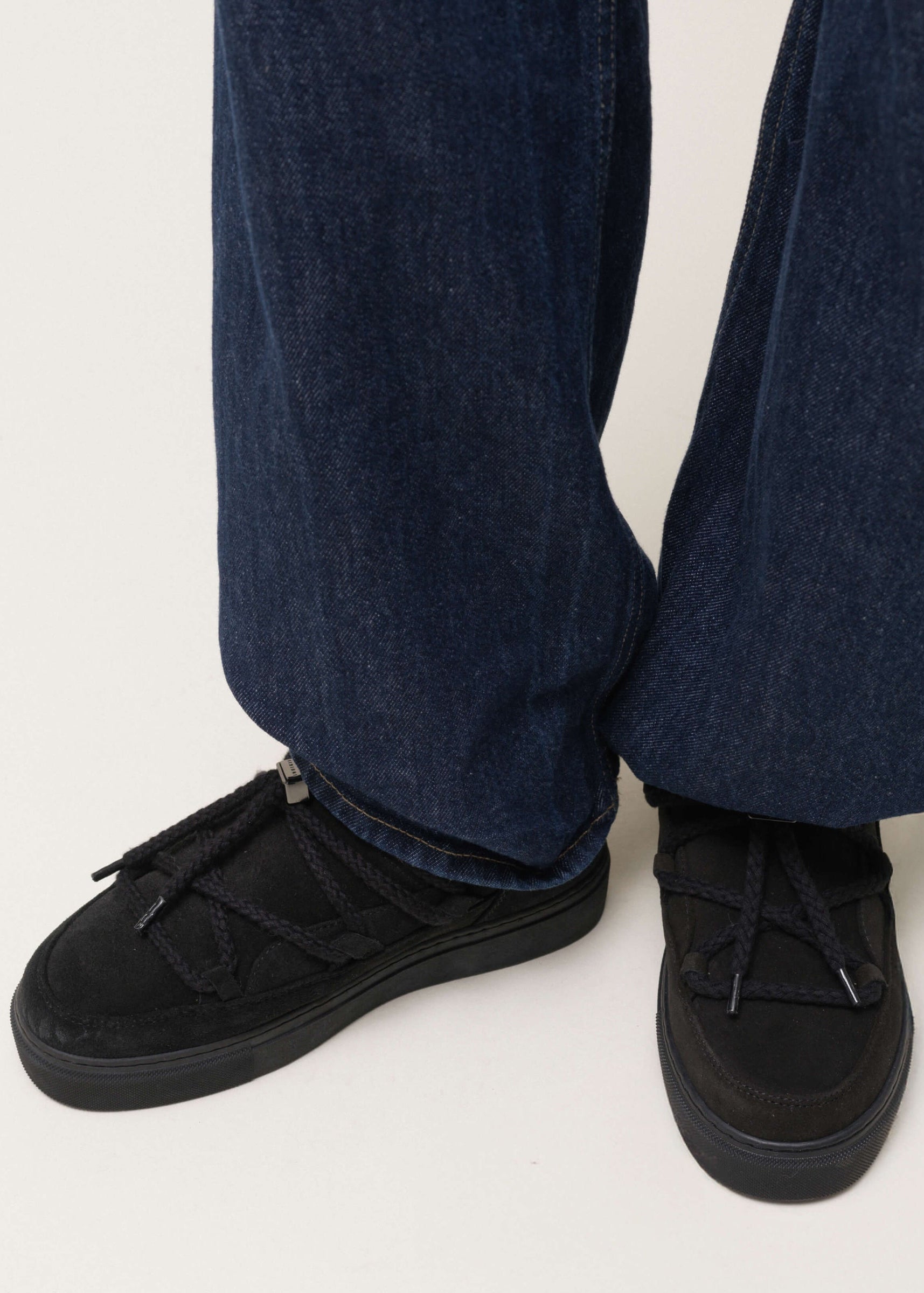 Classic Low, Black ~ INUIIKI