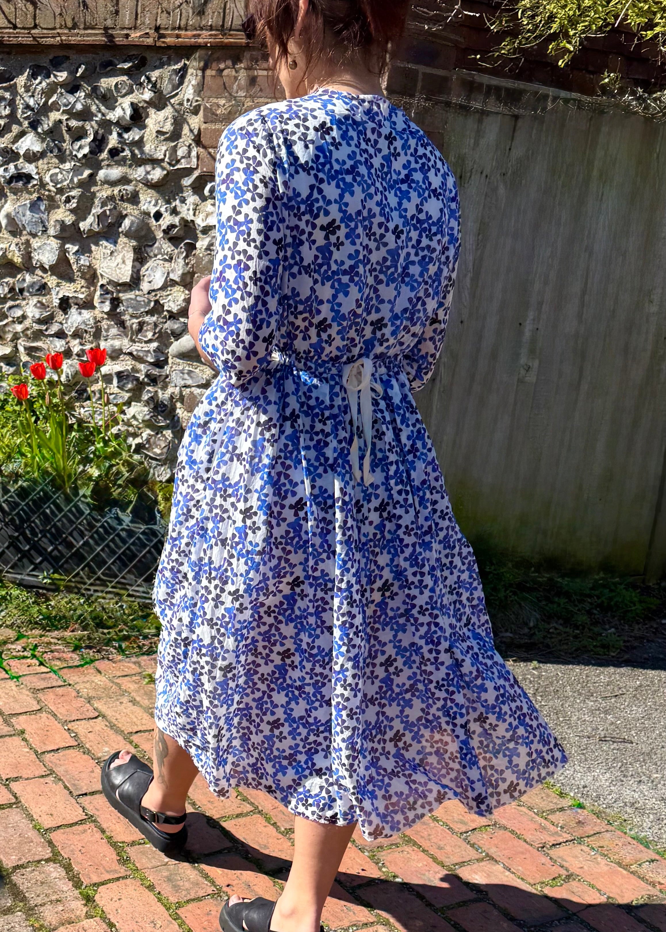 Hannoh Wessel  - Dress Darjan 176, Blue Flowers