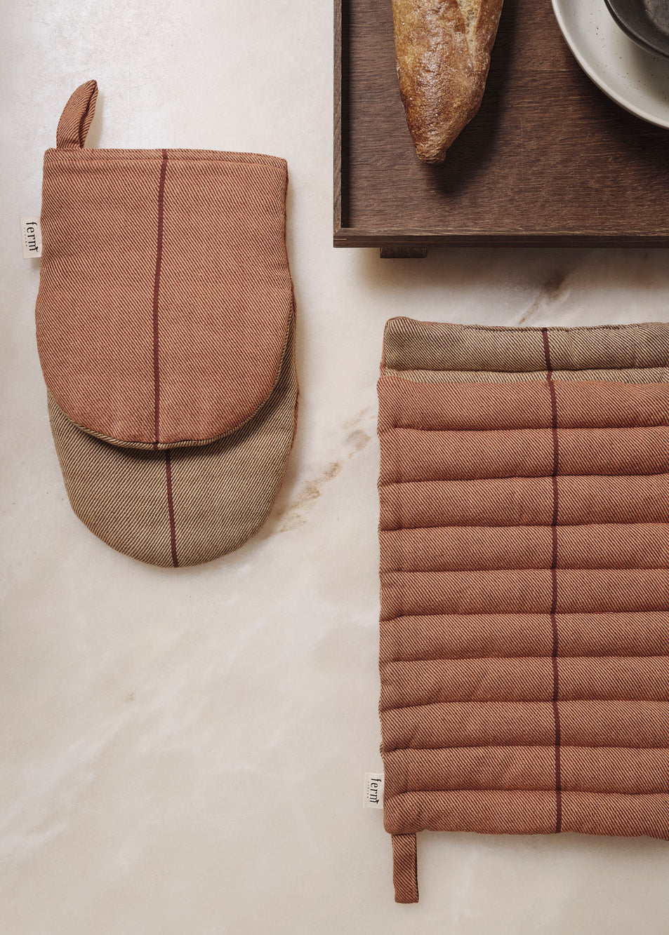 Ito Oven Mitt, Hazel ~ Ferm Living